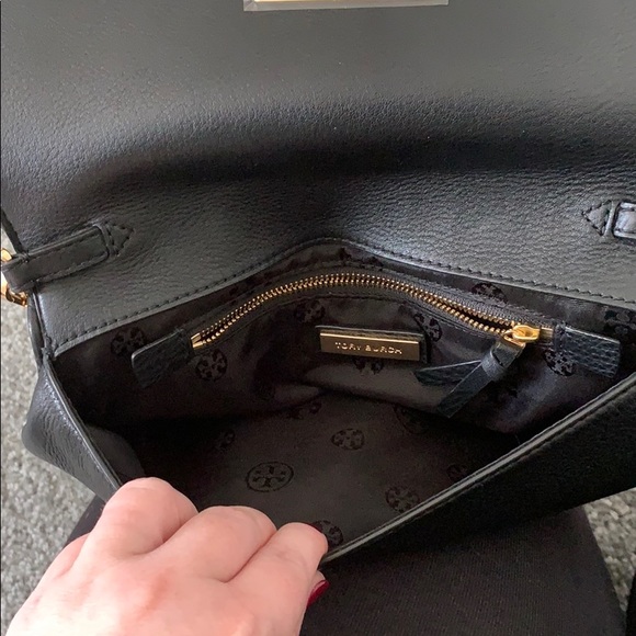 Beautiful Tory Burch Crossbody EUC - Picture 5 of 7